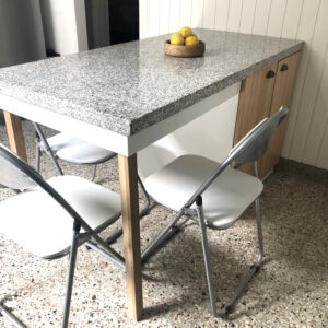 Isla de cocina melamina, granito y peteribí